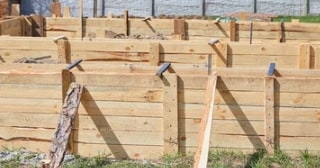 Ленточный фундамент с цоколем в Новодвинске - от 15760 руб.